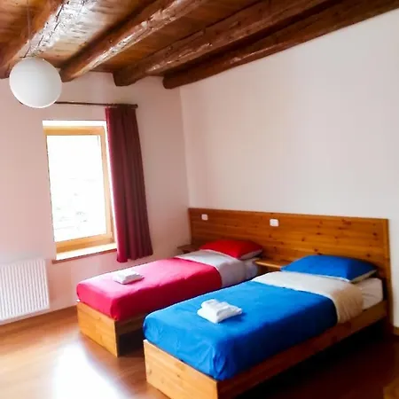La Casa Del Popolo *